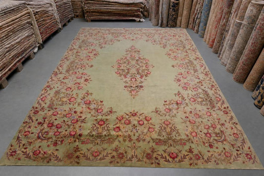 Wholesale Antique Rugs for Home Decor: A Buyer's Guide