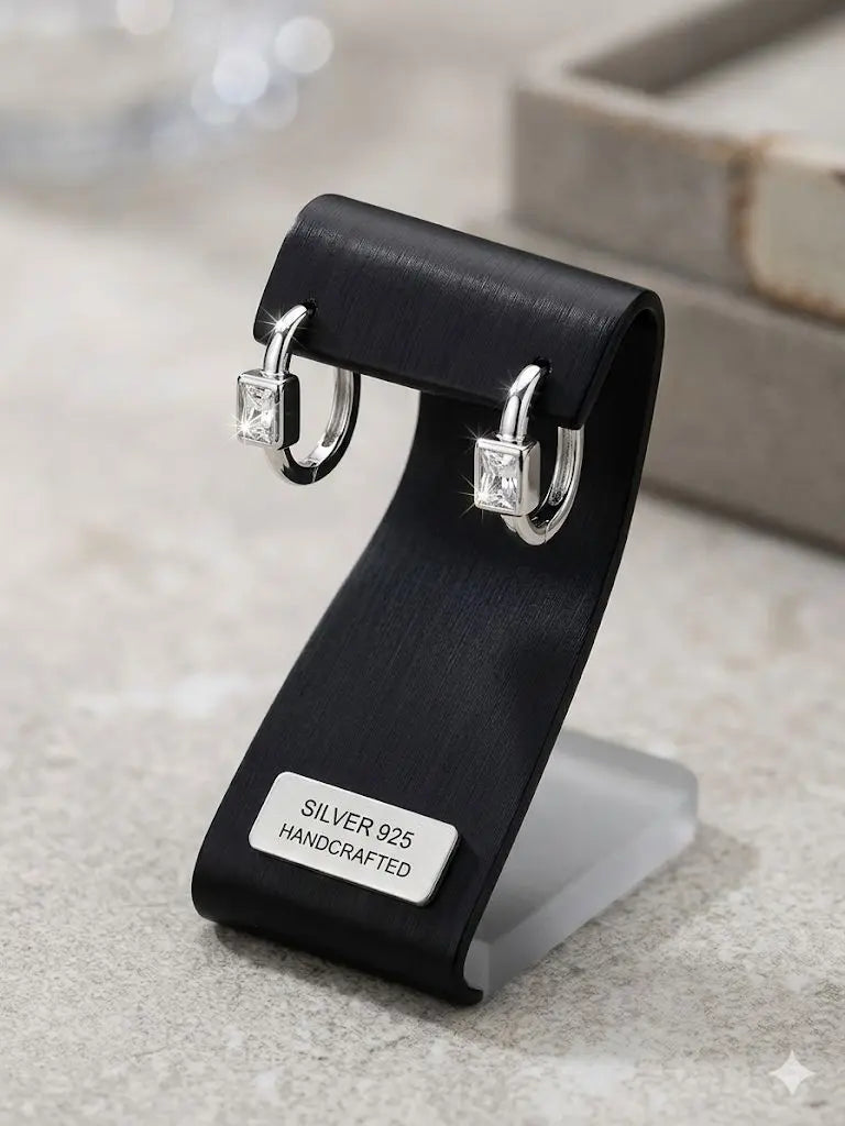 AAA+ Certified, Quality Silver - 925, Weight 3.1gm., Gem CZ, ABC-S8201