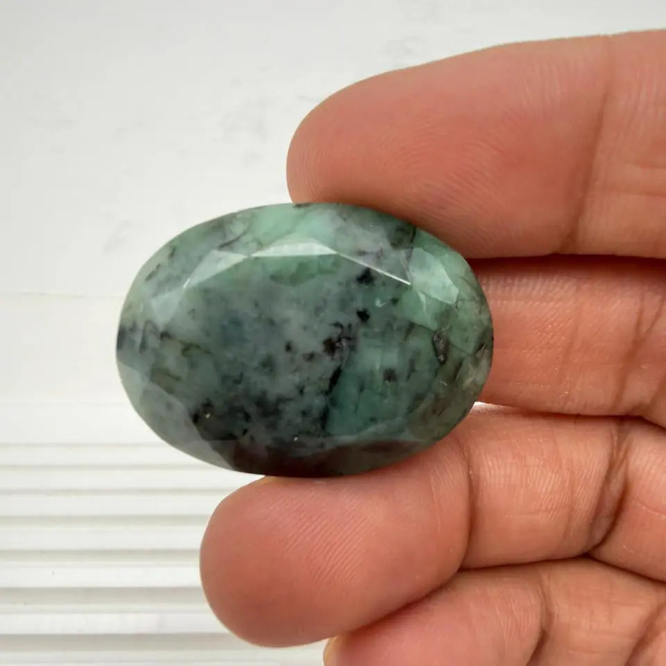 AA+ Quality OVAL MIXED NATURAL EMERALD, GREEN COLORED, INDIAN GEMSTONE, WEIGHT 66.55 CTS