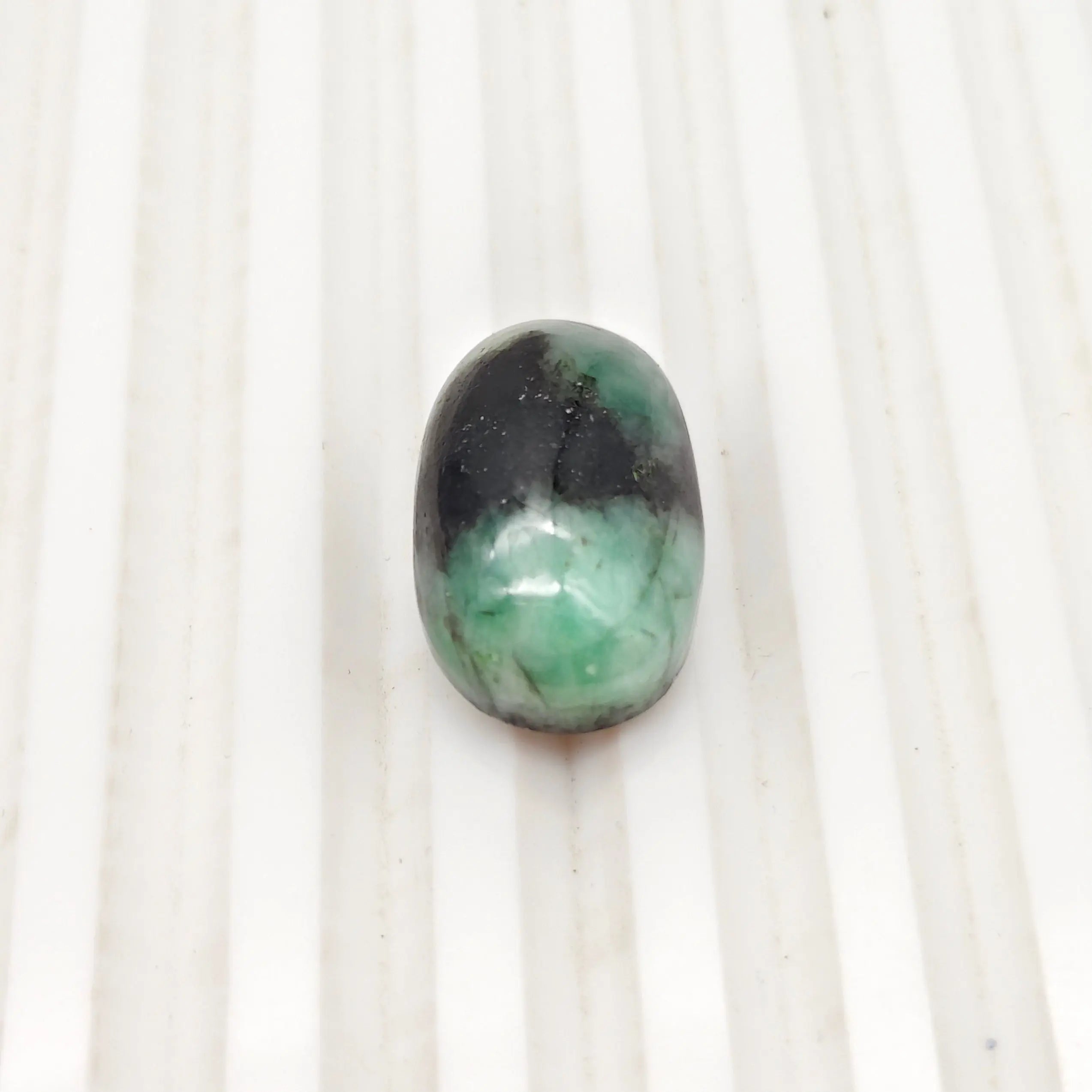 A+ Quality OVAL CABOCHON NATURAL EMERALD, GREEN COLORED, INDIAN GEMSTONE, WEIGHT 17.05 CTS