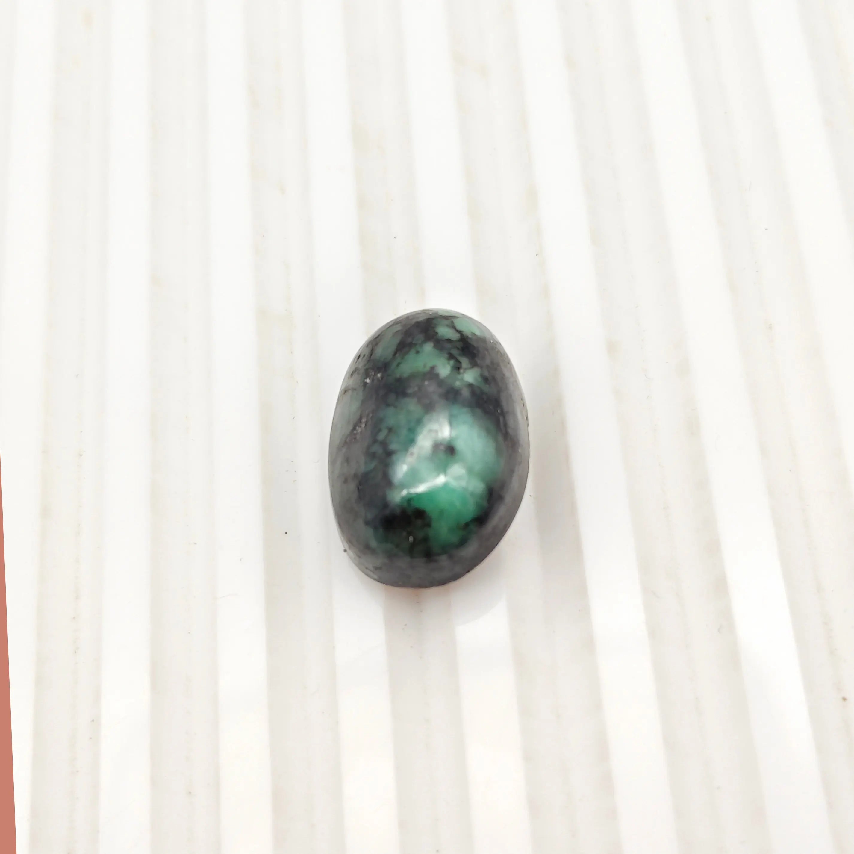 A+ Quality OVAL CABOCHON NATURAL EMERALD, GREEN COLORED, INDIAN GEMSTONE, WEIGHT 21.55 CTS