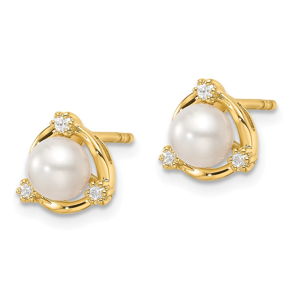 14k 1/10 ct Lab Grown Diamond VS/SI+ G+ & 5.50 mm FWC Pearl Post Earrings