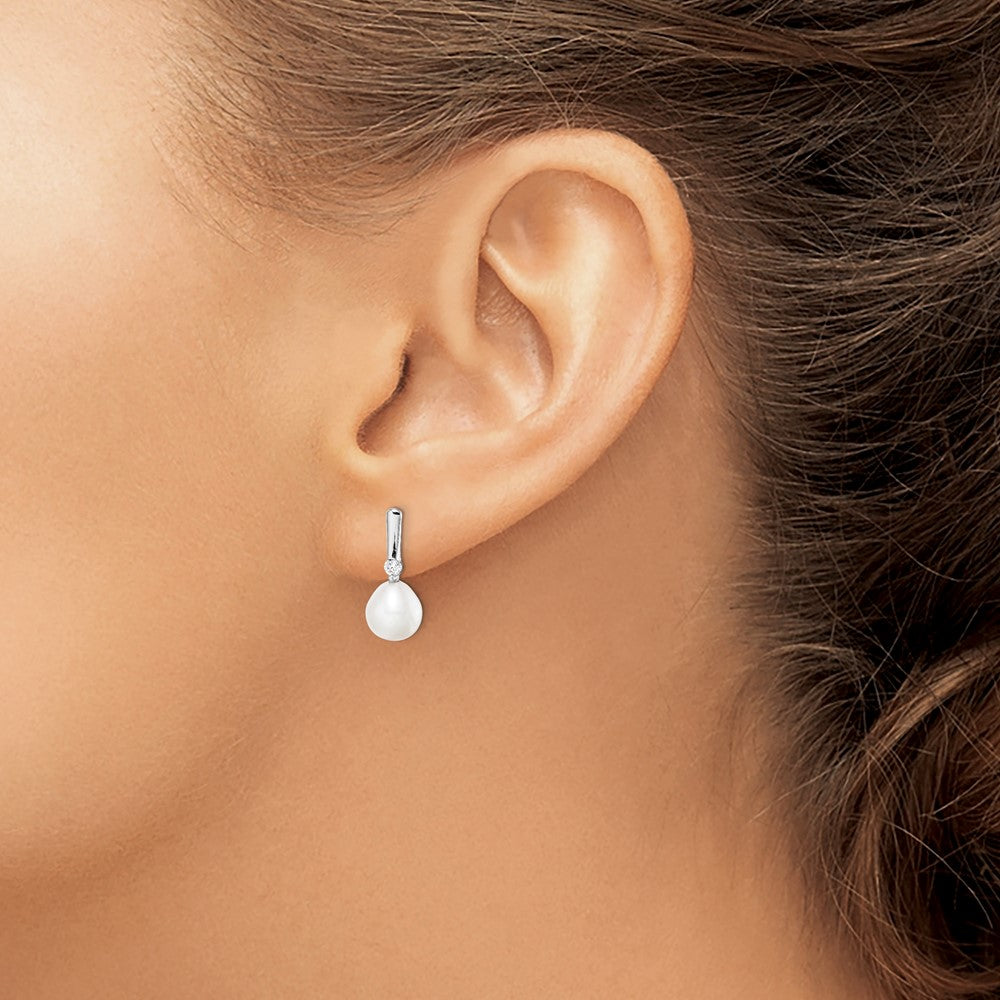 Sterling Silver Rhodium-plated 7-8mm Rice FWC Pearl CZ Dangle Earrings
