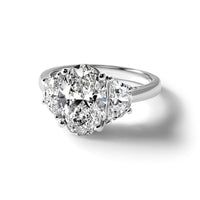 14kw 4ct Cert Lab Grown Dia VS/SI+ G+ Comp Oval&1/2 Moon 3 Stone Eng Ring
