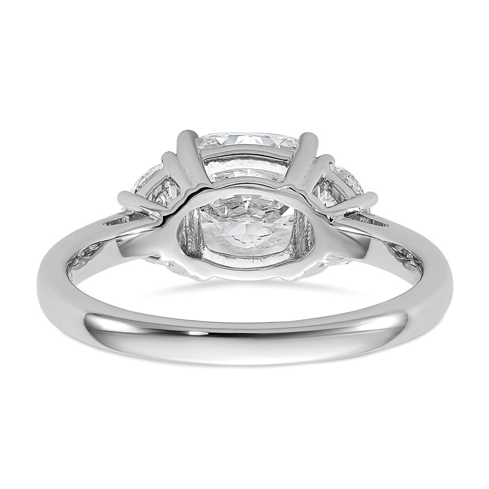 14kw 2 1/2ct Cert Lab Grown Dia VS+ F+ Comp Cushion&Half Moon Eng Ring