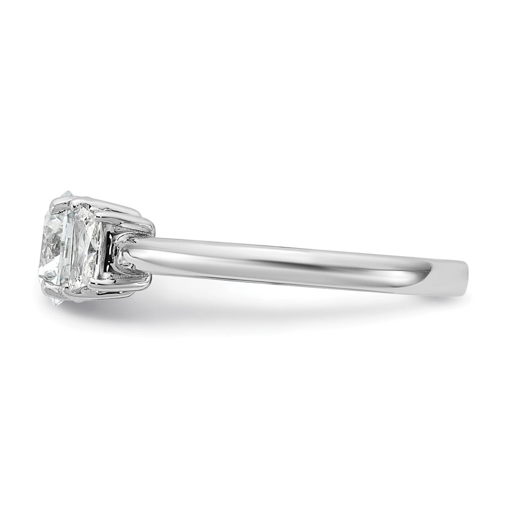 14kw 1 3/8ct Cert Lab Grown Dia VS+ F+ Trapezoid/Round Comp Eng Ring