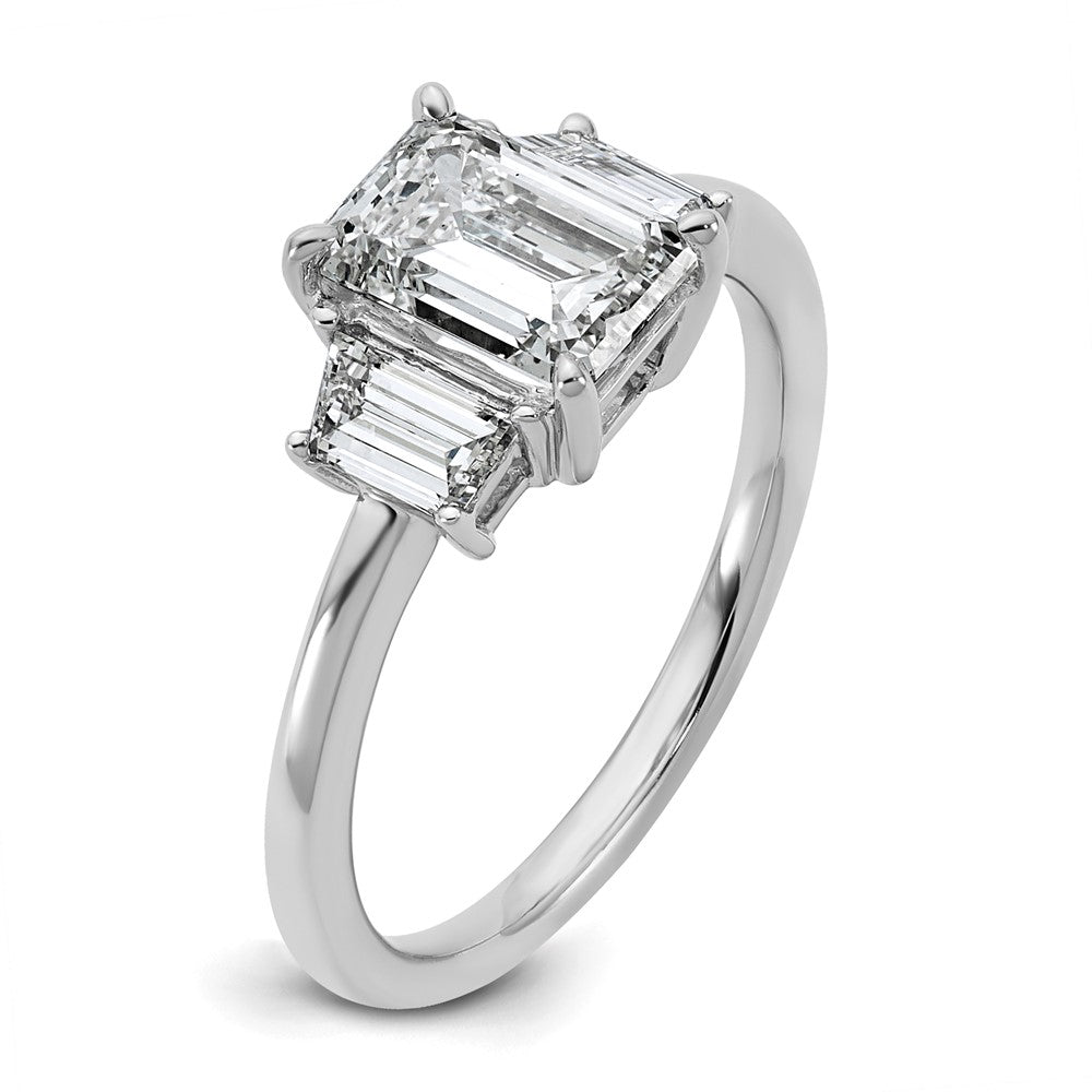 14kw 2ct Cert Lab Grown Diamond VS+ F+ Emerald&Trapezoid Eng Ring