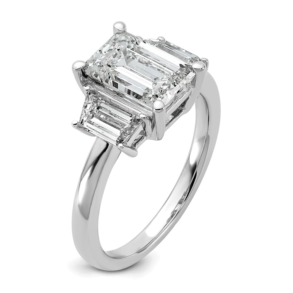 14kw 3 1/3ct Lab Grown Diamond VS+ F+ Emerald&Trapezoid Eng Ring