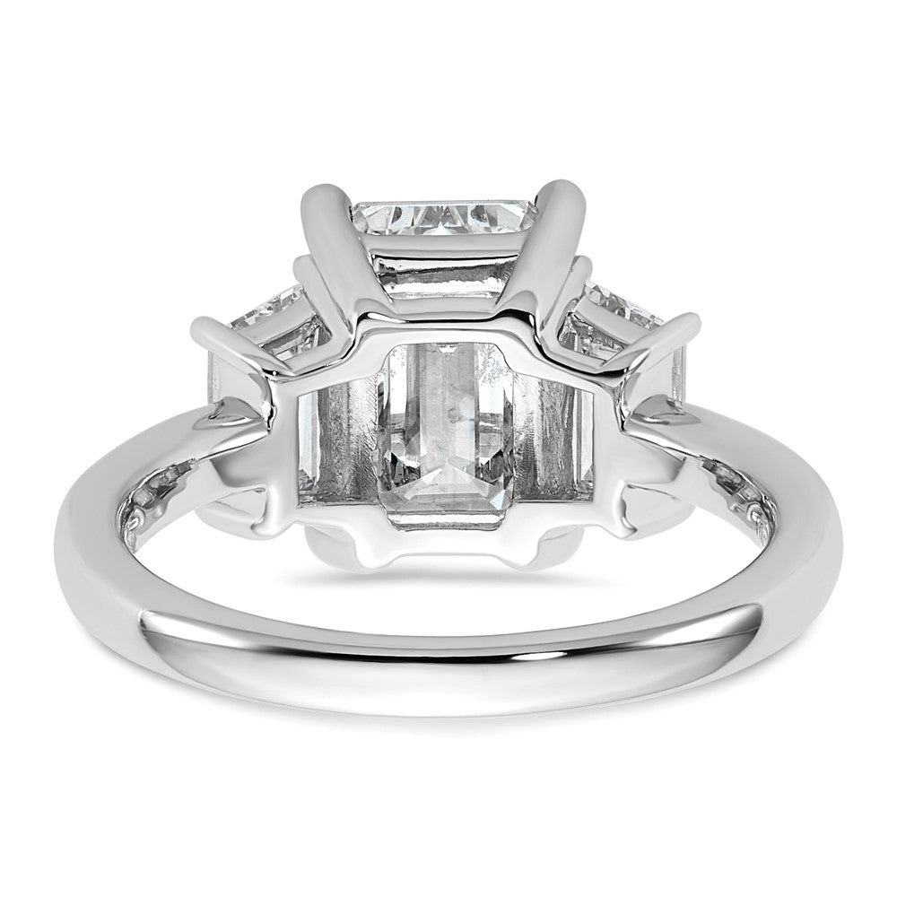 14kw 4ct Lab Grown Diamond VS+ F+ Emerald&Trapezoid Eng Ring