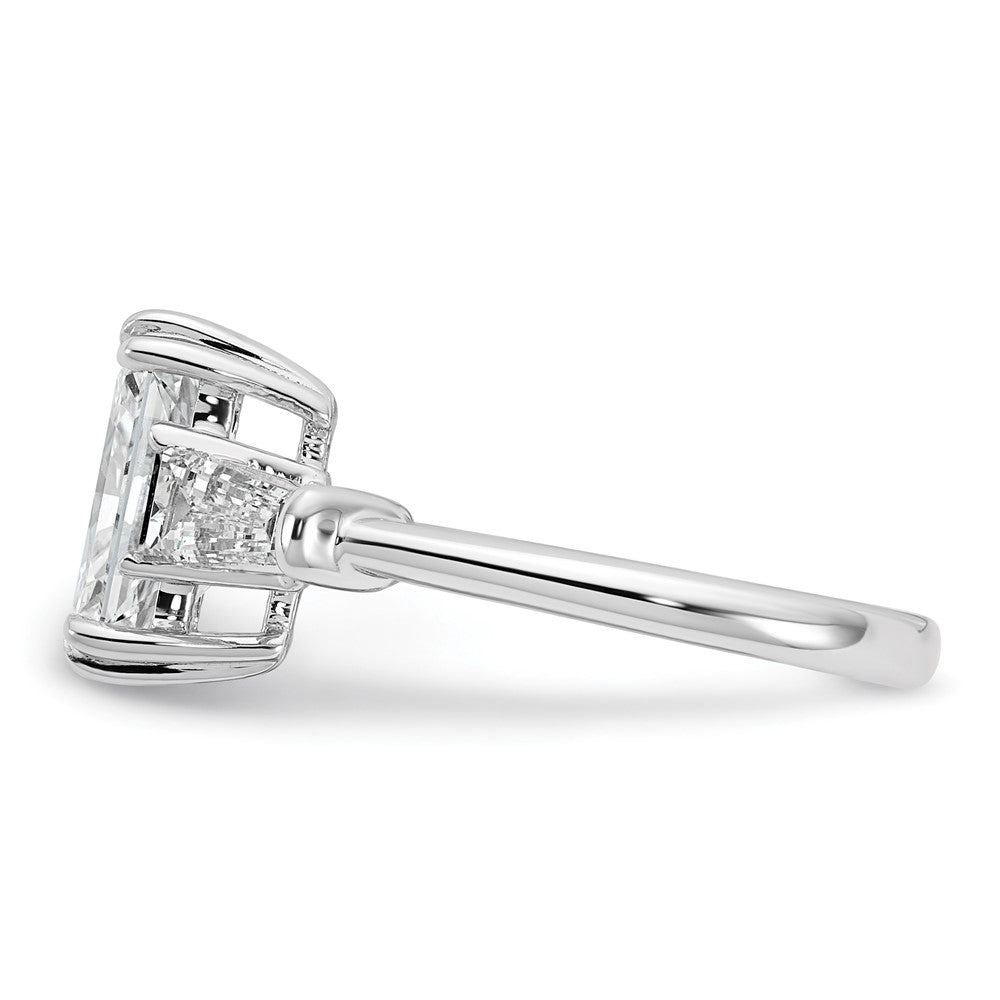 14kw 3 1/5ct Cert Lab Grown Dia VS+ F+ Radiant w/ Baguette Comp Eng Ring