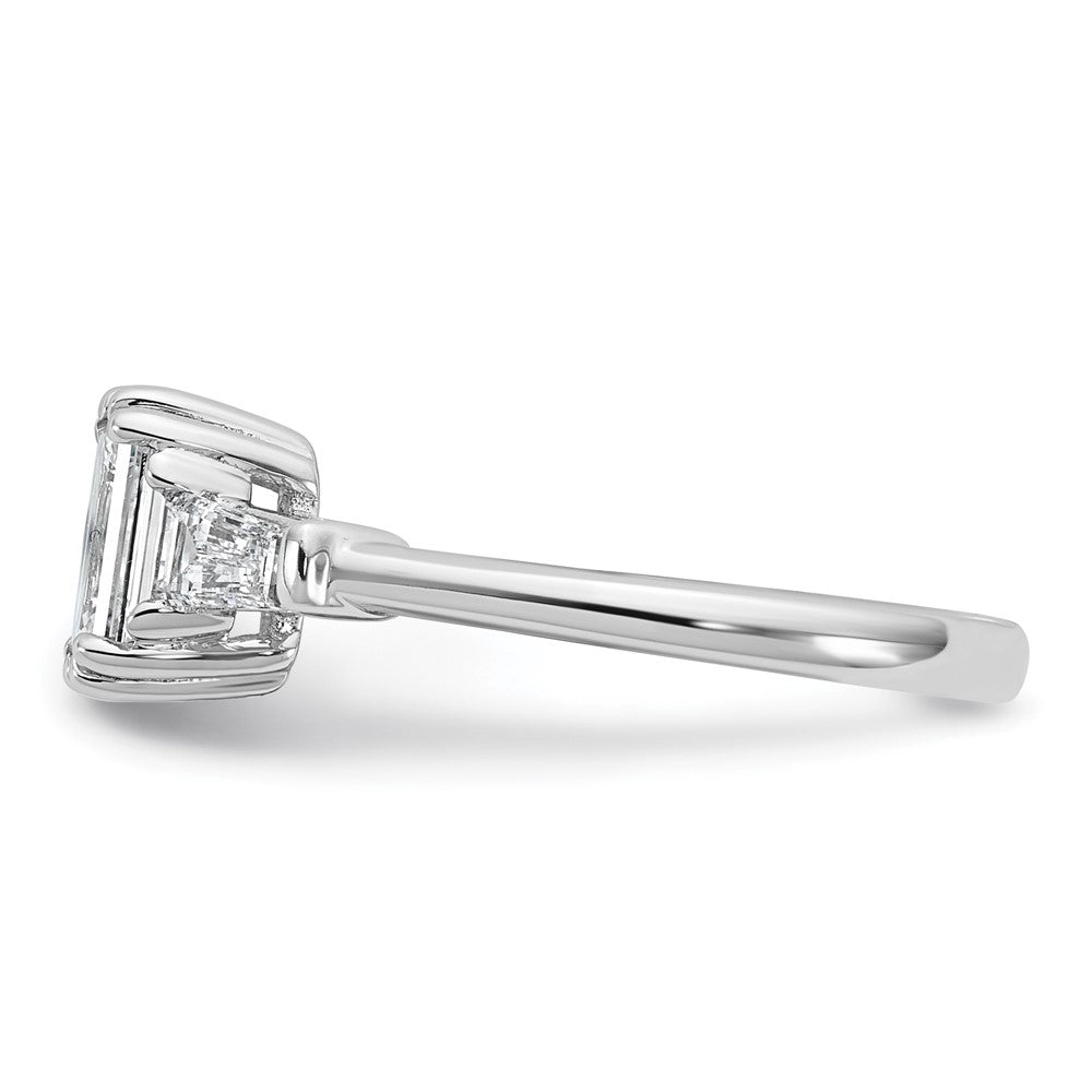 14kw 1 1/2ct Cert Lab Grown Dia VS+ F+ Emerald&Tapered Baguette Eng Ring
