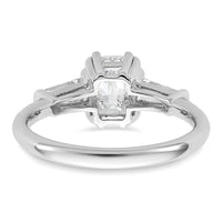 14kw 1 1/2ct Cert Lab Grown Dia VS+ F+ Emerald&Tapered Baguette Eng Ring