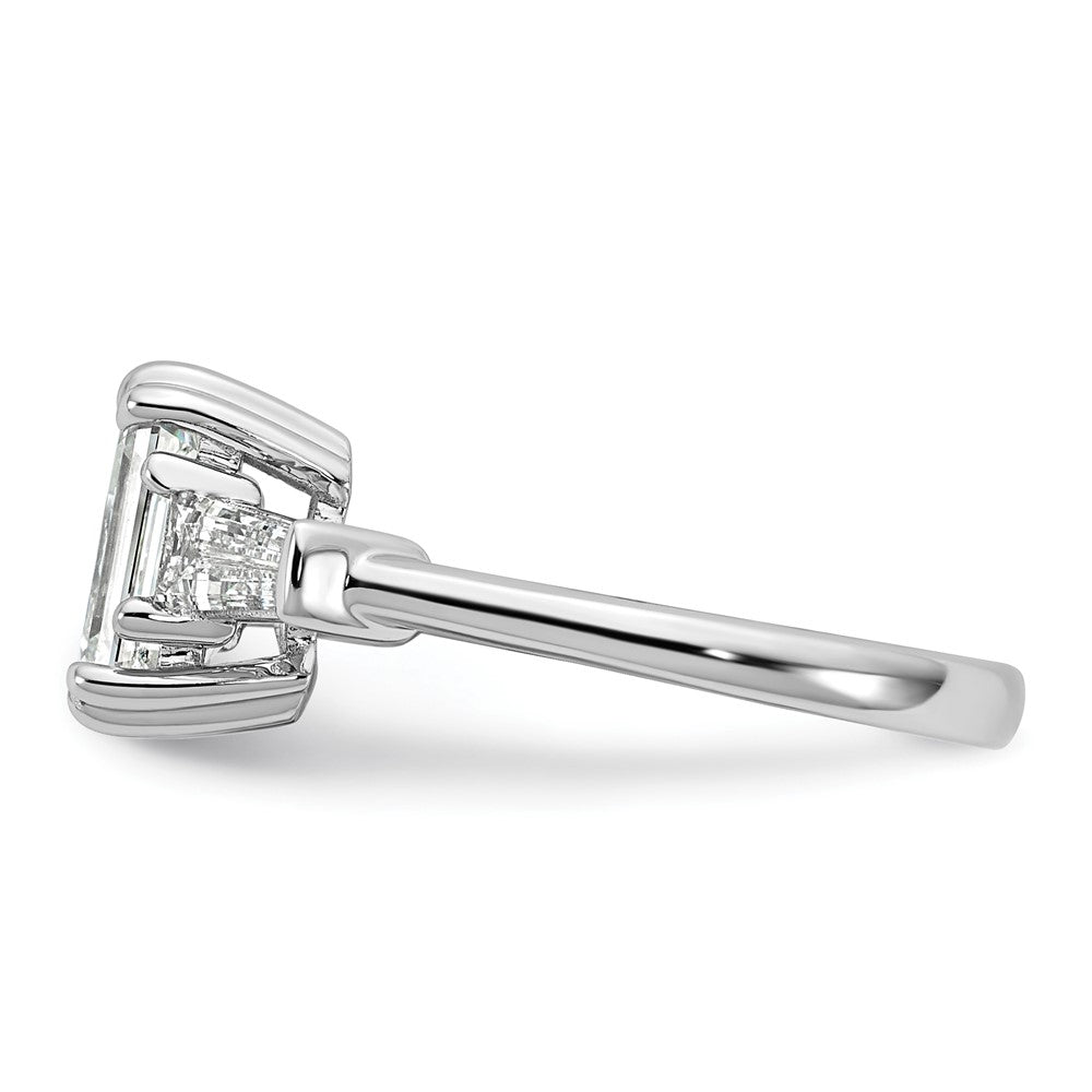 14kw 1 3/4ct Cert Lab Grown Dia VS+ F+ Emerald&Tapered Baguette Eng Ring