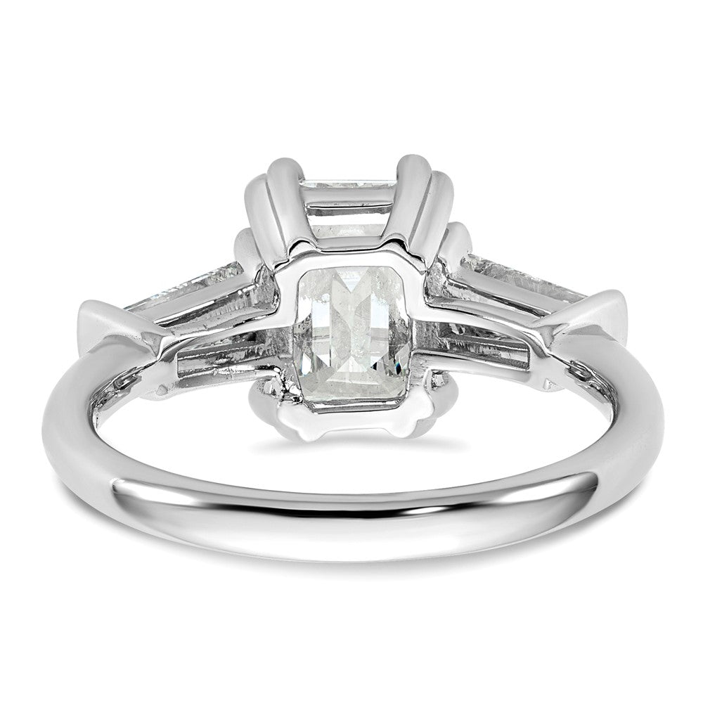 14kw 1 3/4ct Cert Lab Grown Dia VS+ F+ Emerald&Tapered Baguette Eng Ring