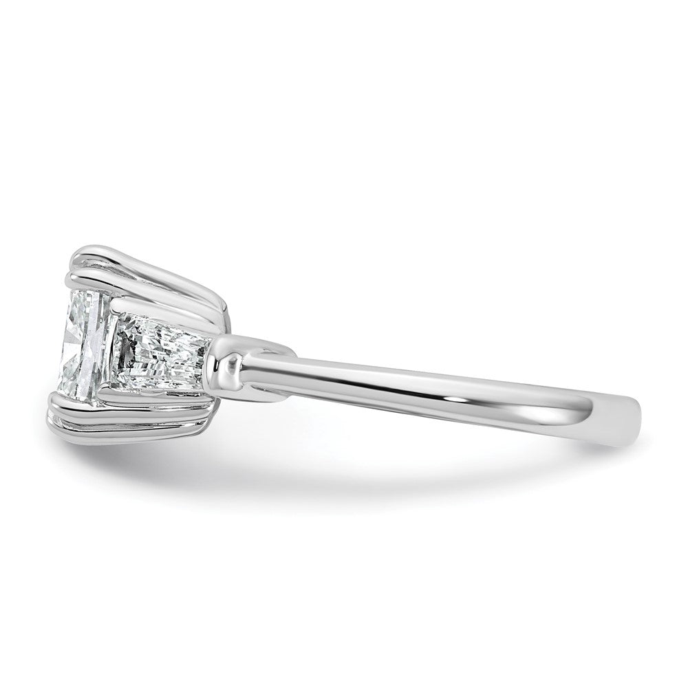 14kw 3 1/5ct Cert Lab Grown Dia VS+ F+ Cushion&Baguette Comp Eng Ring