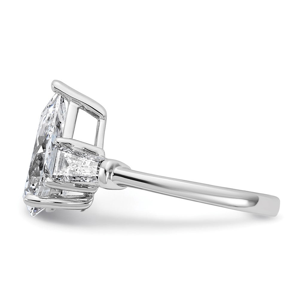 14kw 6 3/4ct Cert Lab Grown Dia VS+ G+ Pear/Baguette Comp 3 Stone Eng Ring