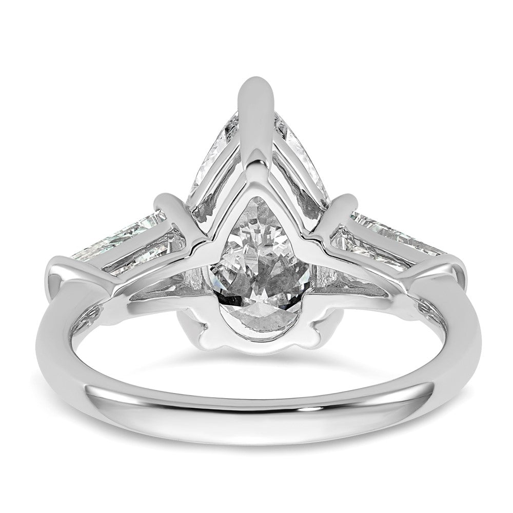 14kw 6 3/4ct Cert Lab Grown Dia VS+ G+ Pear/Baguette Comp 3 Stone Eng Ring