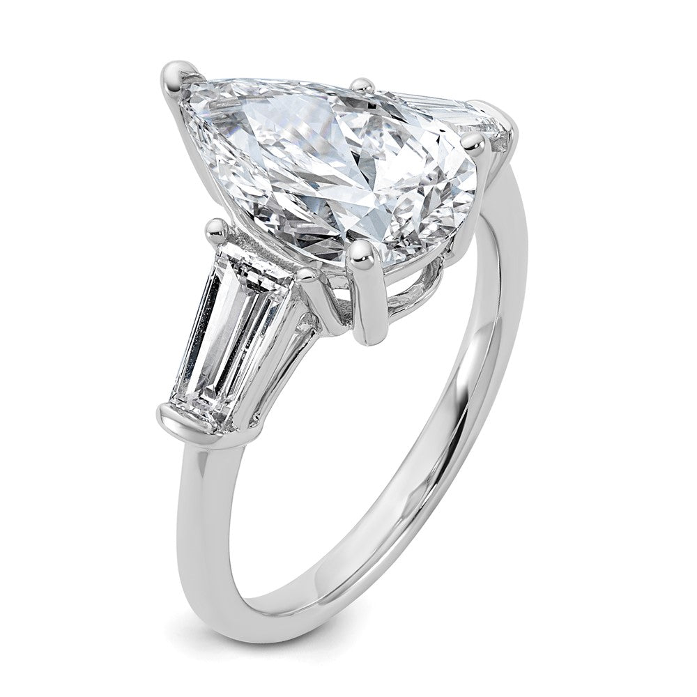 14kw 6 3/4ct Cert Lab Grown Dia VS+ G+ Pear/Baguette Comp 3 Stone Eng Ring