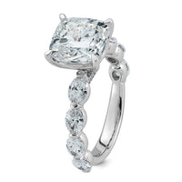 14kw 5 1/2ct Cert Cushion Ctr LabGrown Dia VS+ F+ w/ Oval Sides Comp Ring