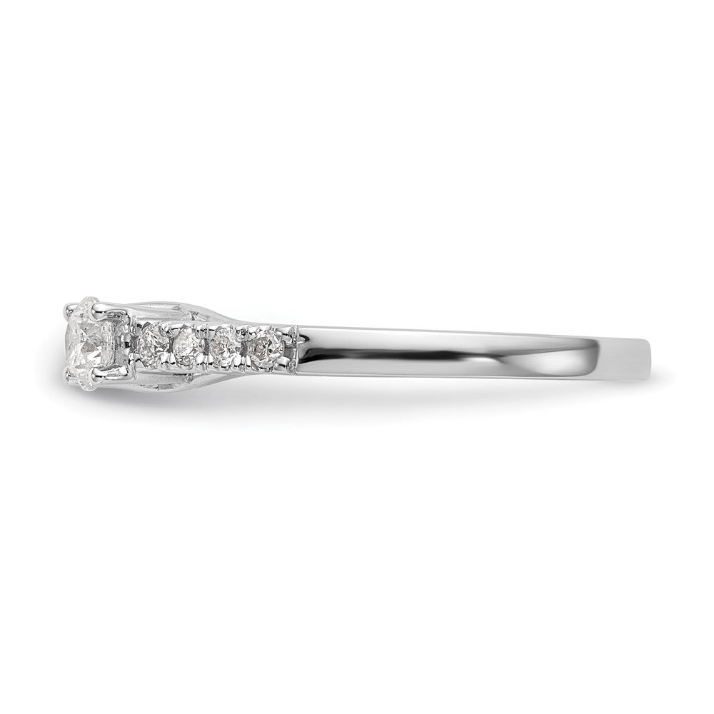 14k White Gold 5/8ct Lab Grown Diamond VS/SI+ G+ Semi Peg Set Eng Ring